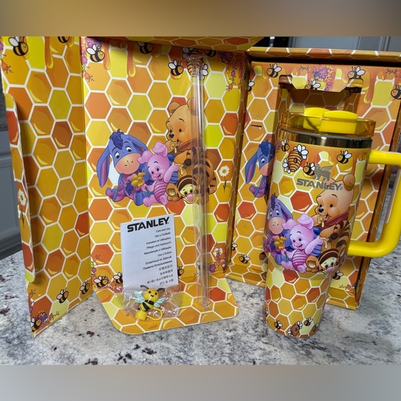 Winnie the Pooh Stanley 40 oz - Picture 2 of 3